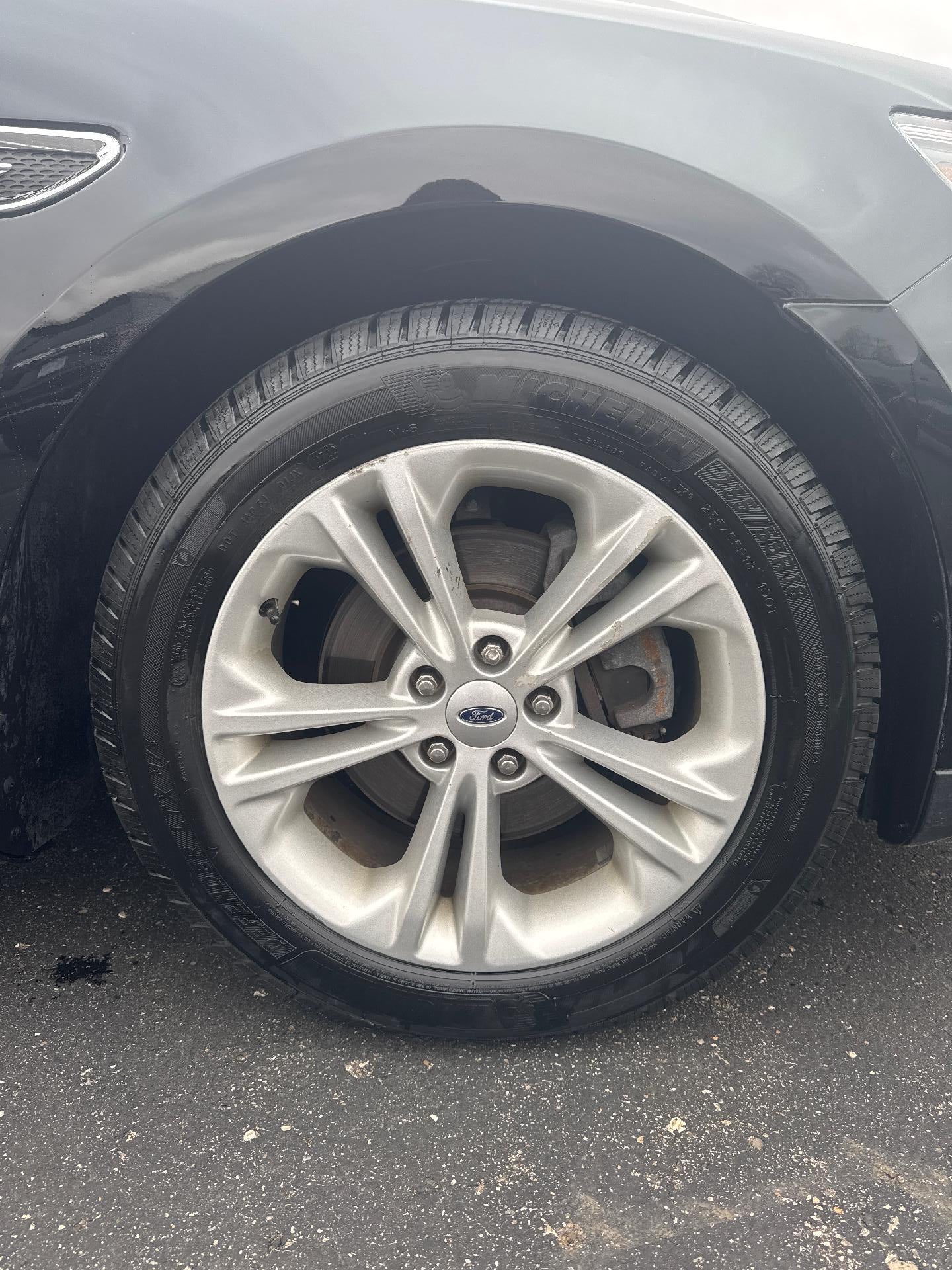 2016 Ford Taurus SEL FWD