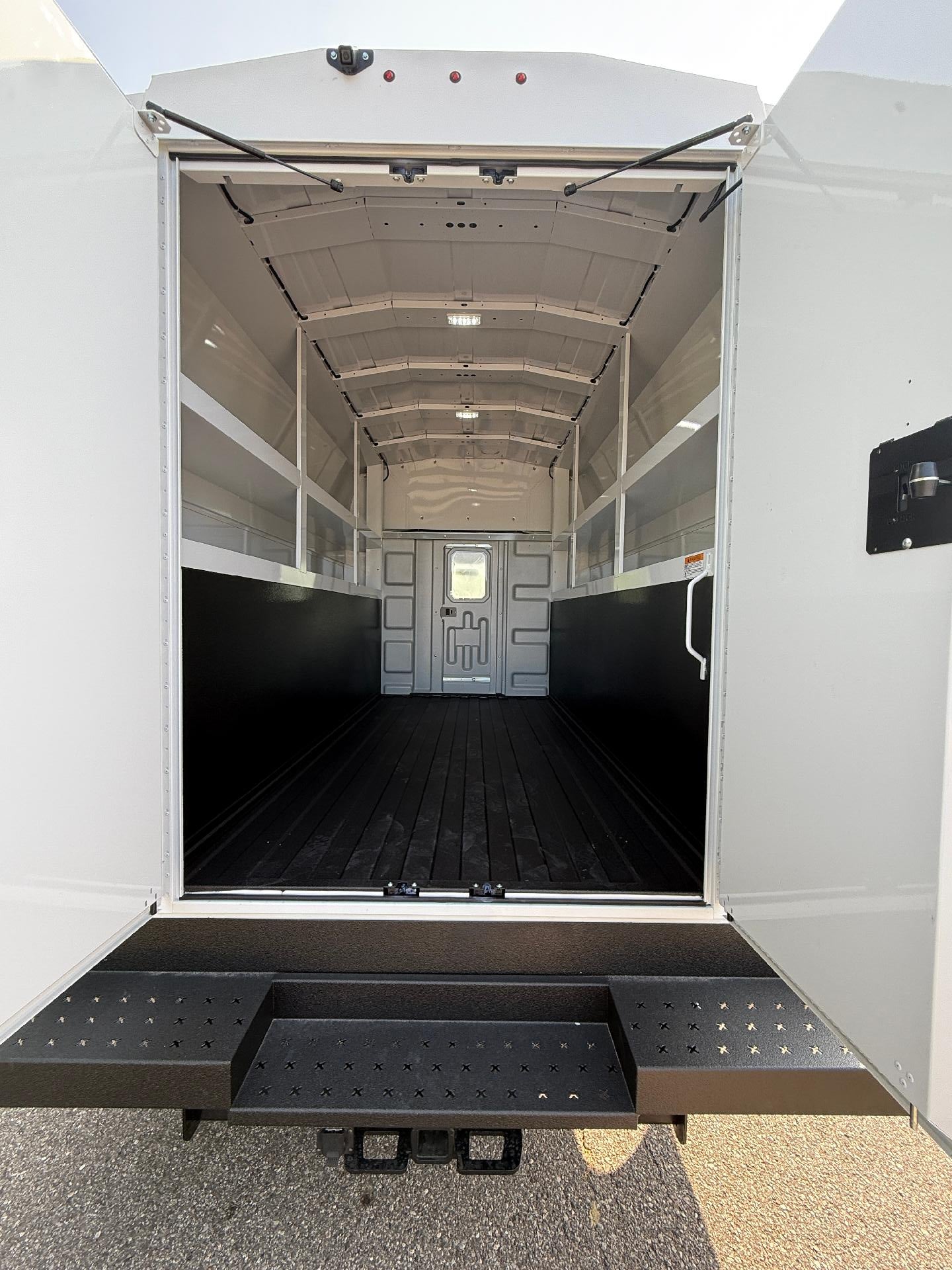 2025 Chevrolet Express Cutaway 3500 Base