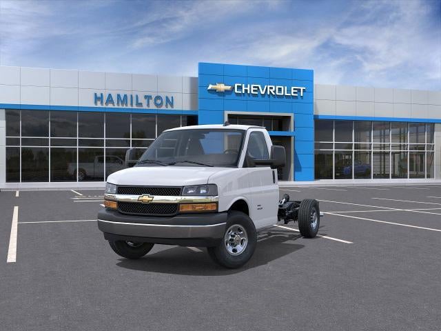 2025 Chevrolet Express Cutaway 3500 Base
