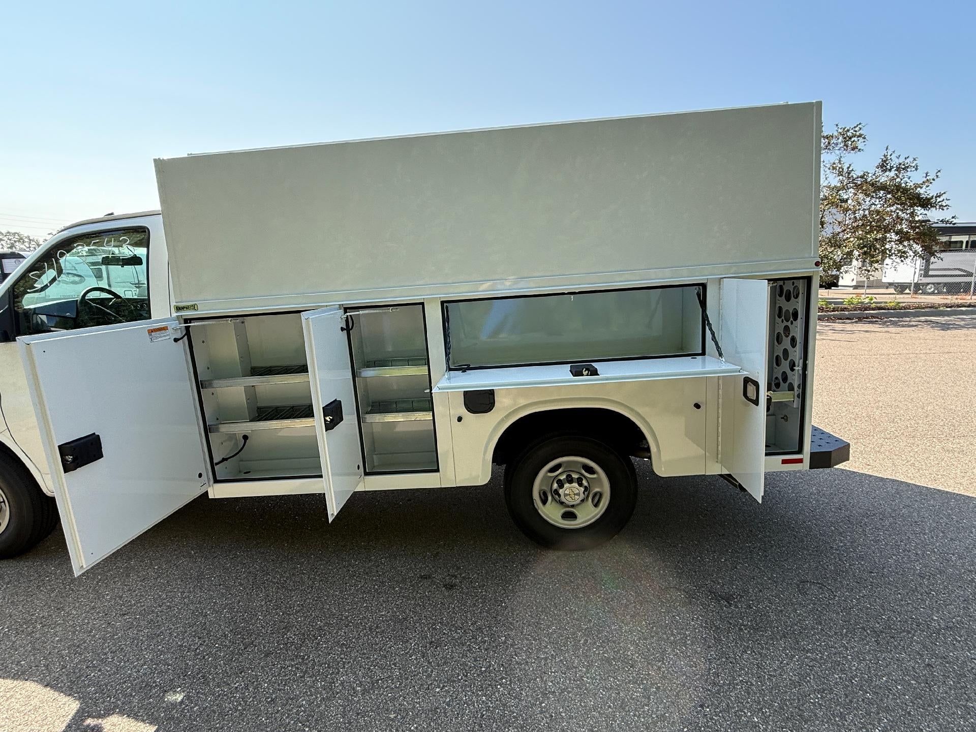 2025 Chevrolet Express Cutaway 3500 Base