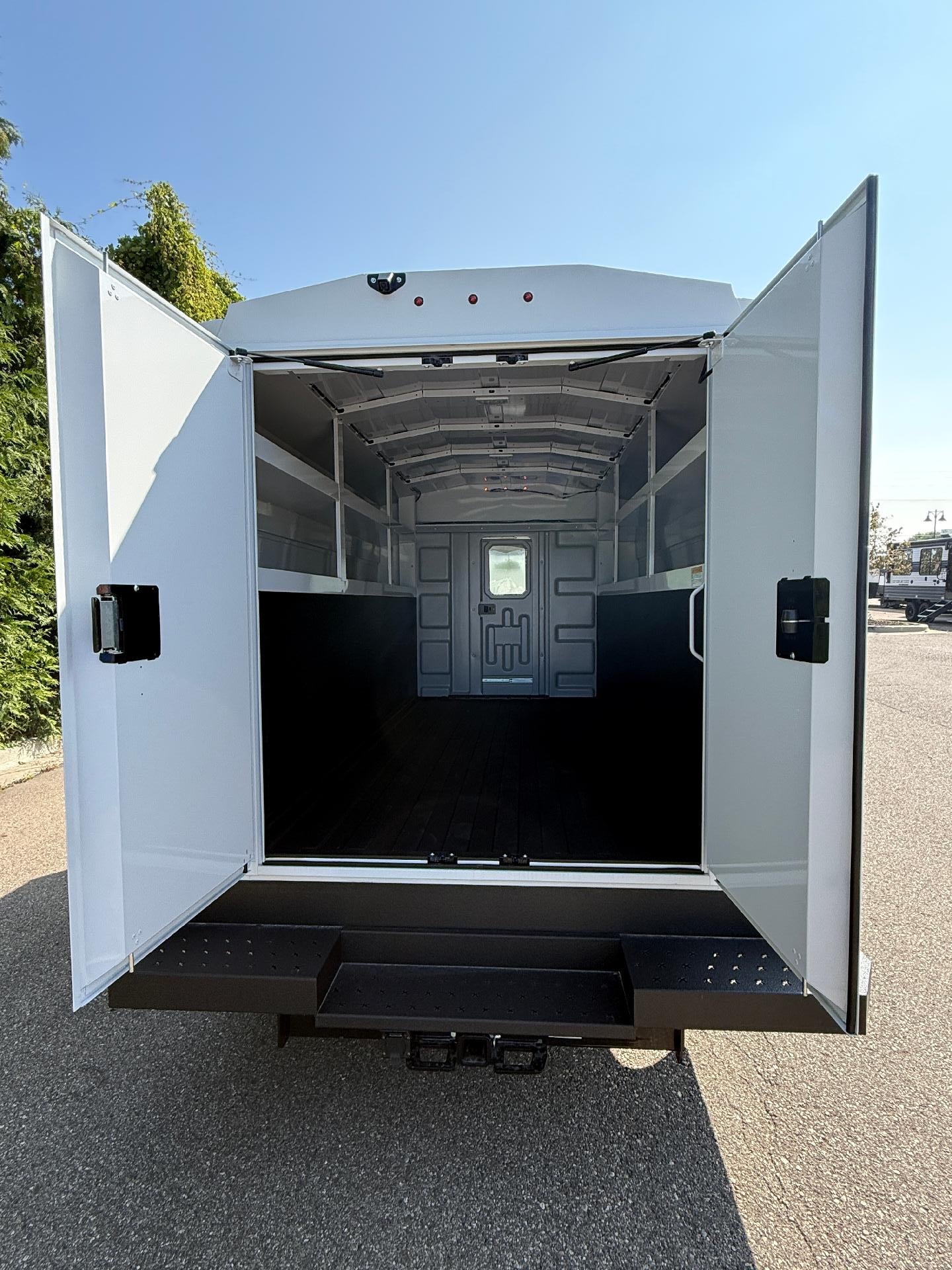 2025 Chevrolet Express Cutaway 3500 Base