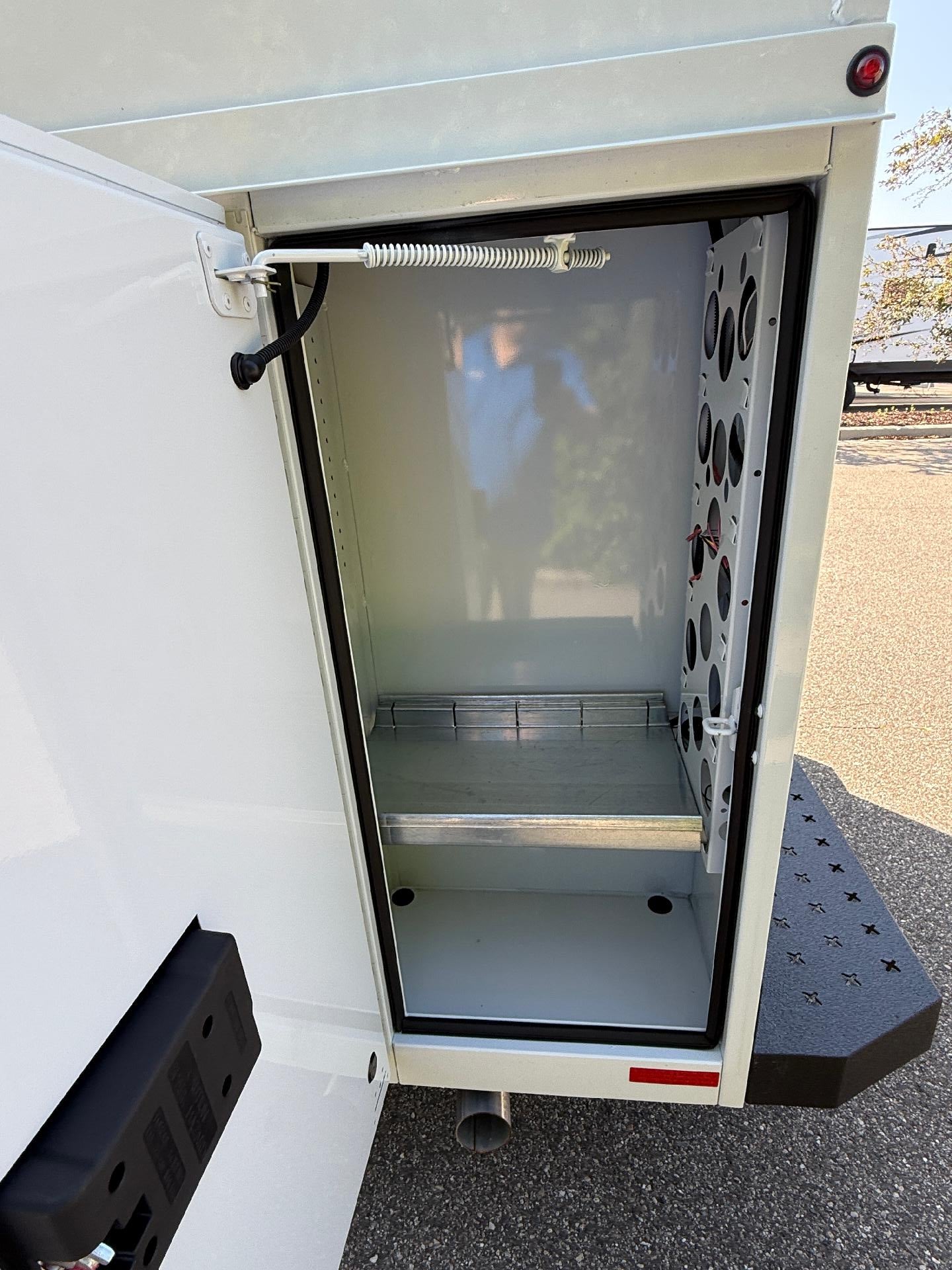 2025 Chevrolet Express Cutaway 3500 Base