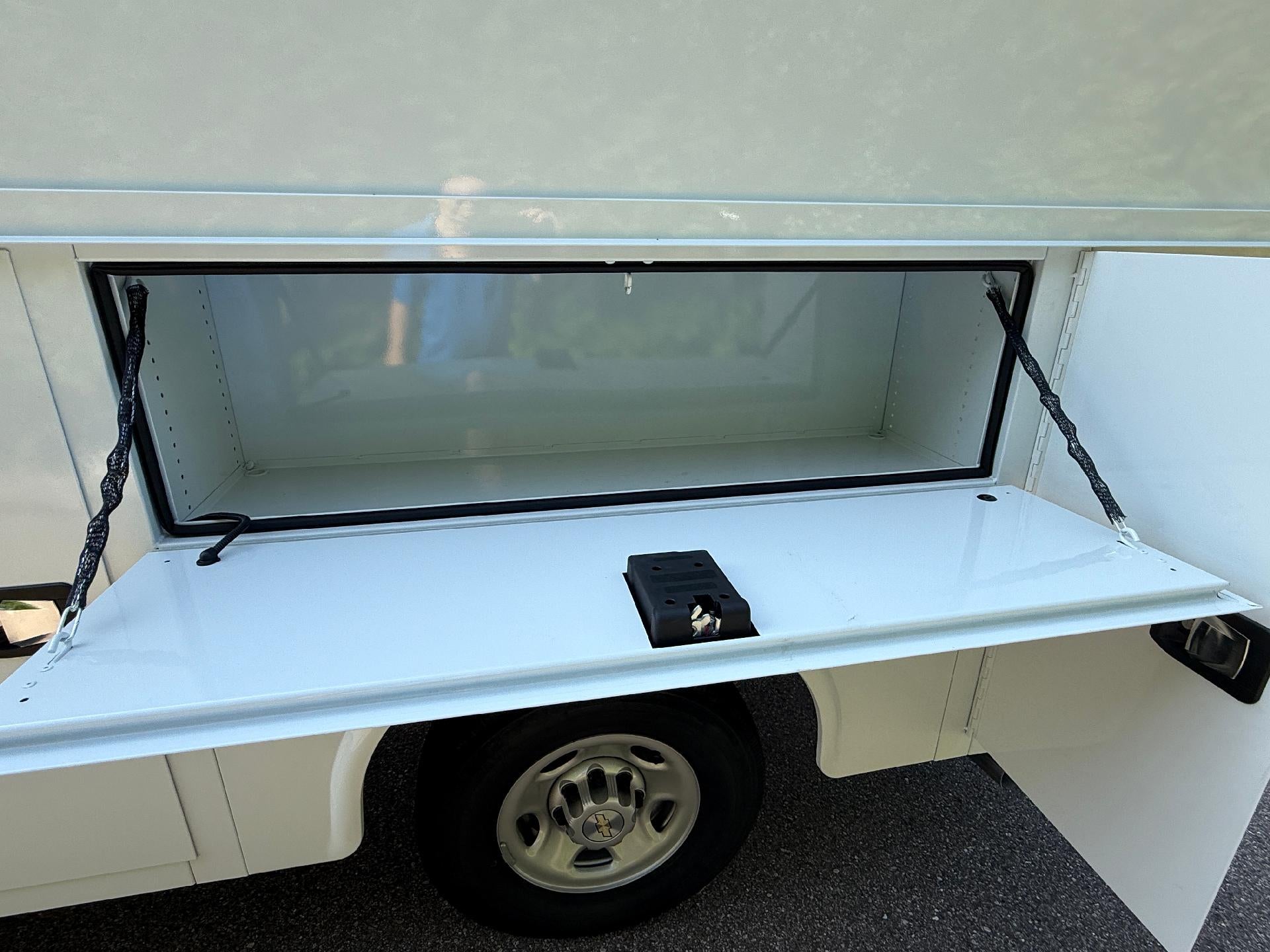 2025 Chevrolet Express Cutaway 3500 Base