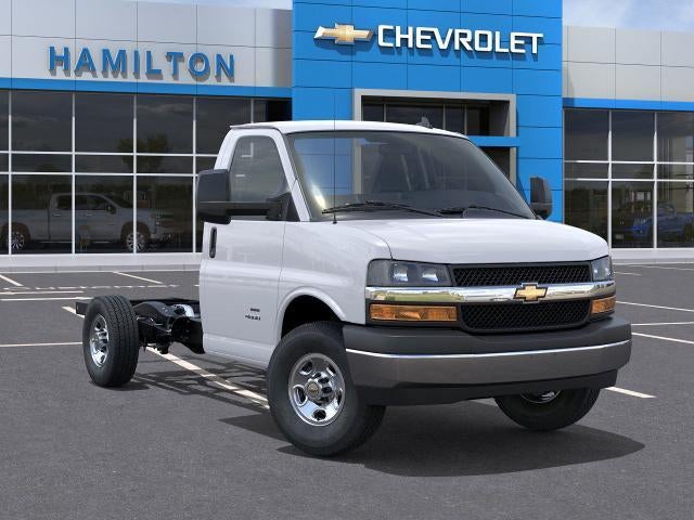2025 Chevrolet Express Cutaway 3500 Base