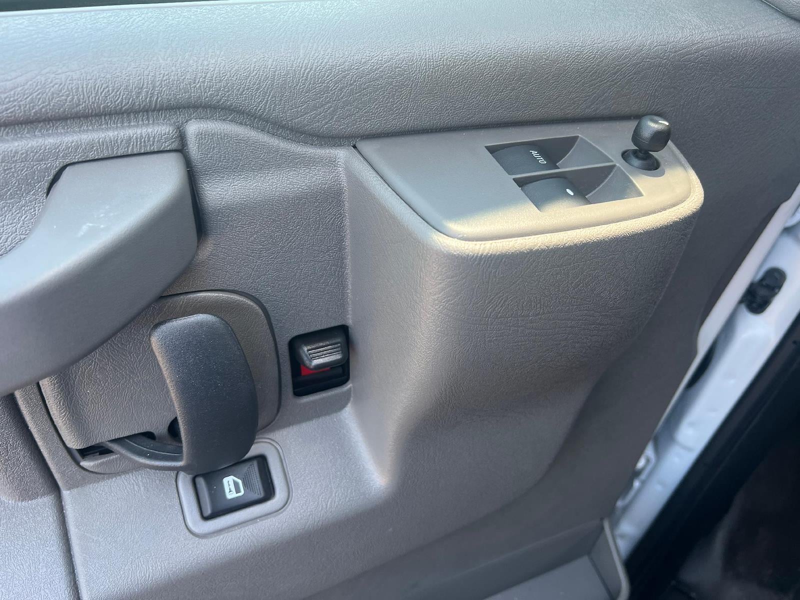 2025 Chevrolet Express Cutaway 3500 Base