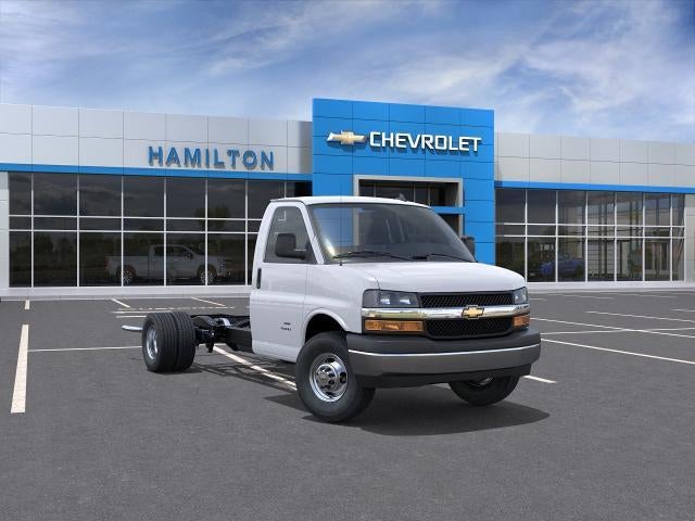 2025 Chevrolet Express Cutaway 3500 1WT RWD