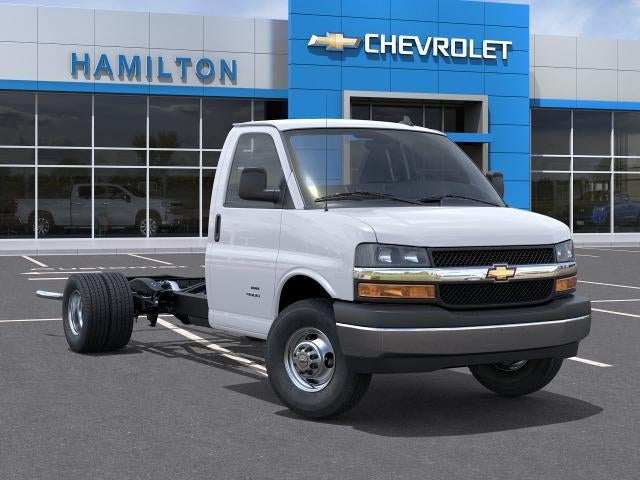 2025 Chevrolet Express Cutaway 3500 1WT RWD