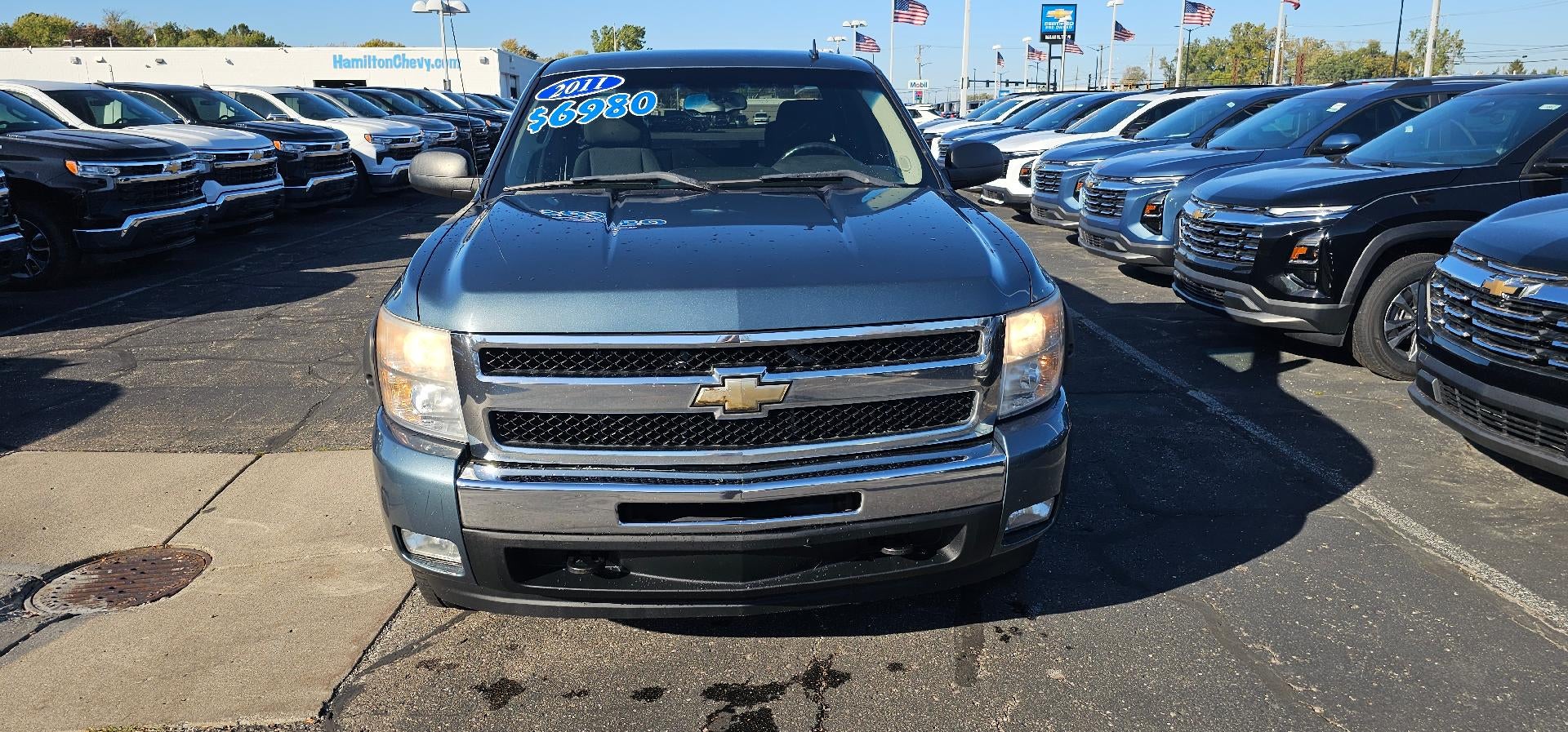 Used 2011 Chevrolet Silverado 1500 LT with VIN 1GCRKSE34BZ405891 for sale in Warren, MI