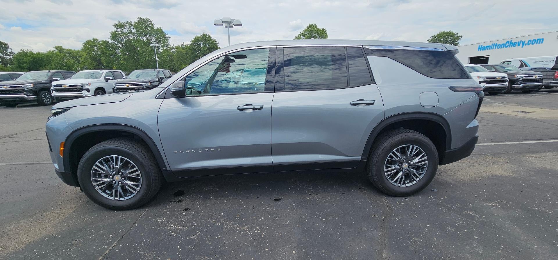 2024 Chevrolet Traverse LS FWD