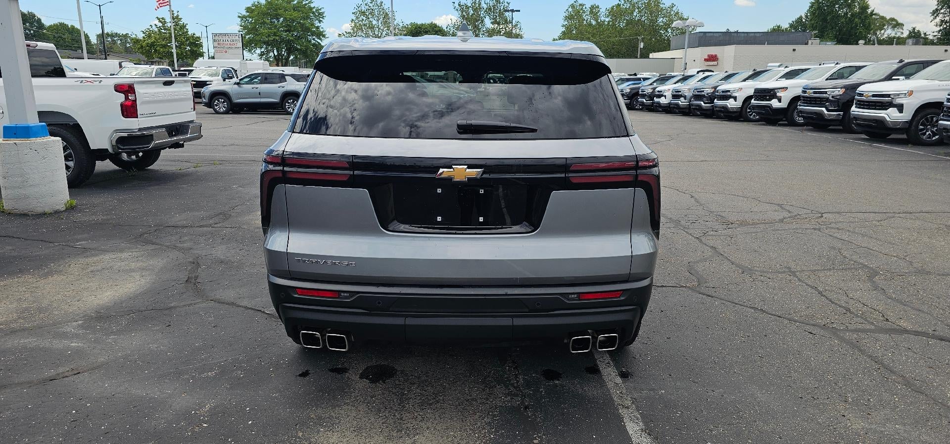2024 Chevrolet Traverse LS FWD
