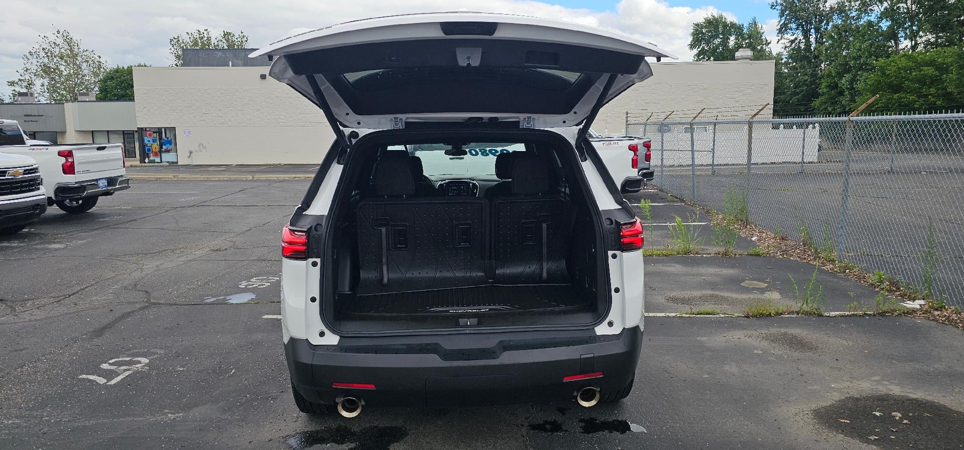 2023 Chevrolet Traverse LT Cloth FWD