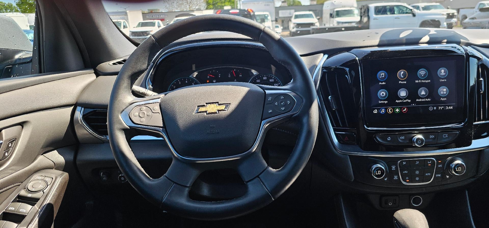 2023 Chevrolet Traverse LT Cloth FWD