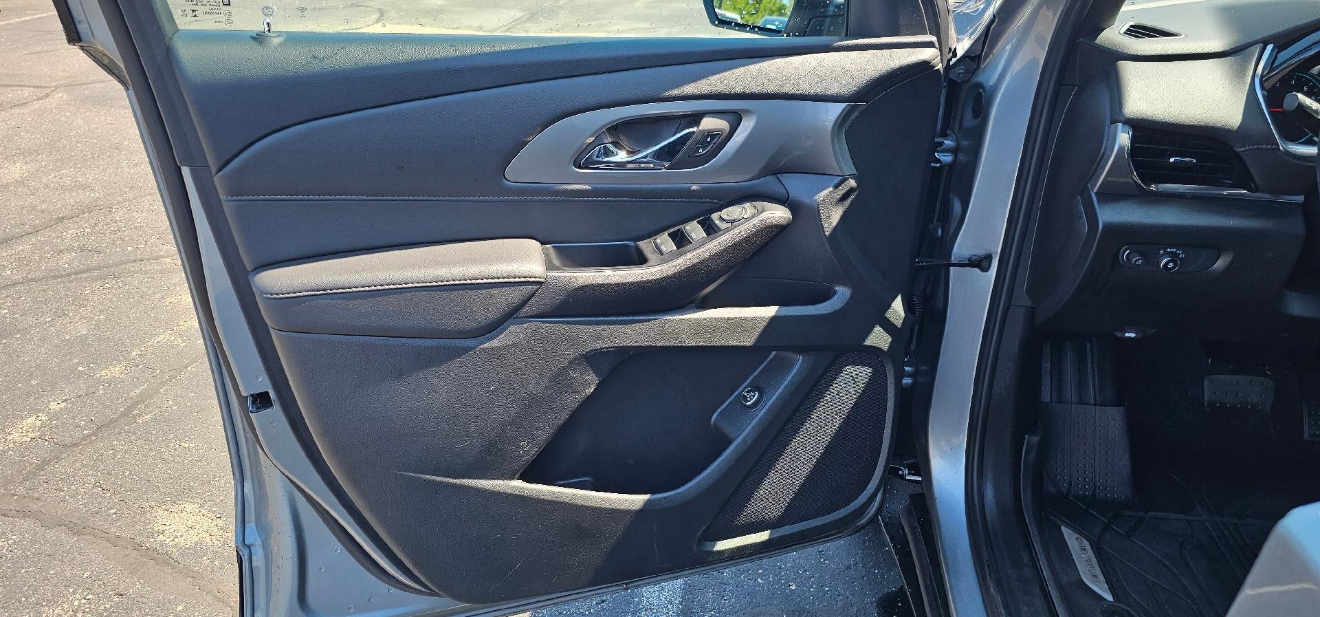 2023 Chevrolet Traverse LT Cloth FWD