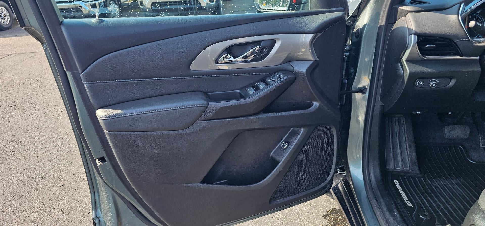 2023 Chevrolet Traverse LT Cloth FWD