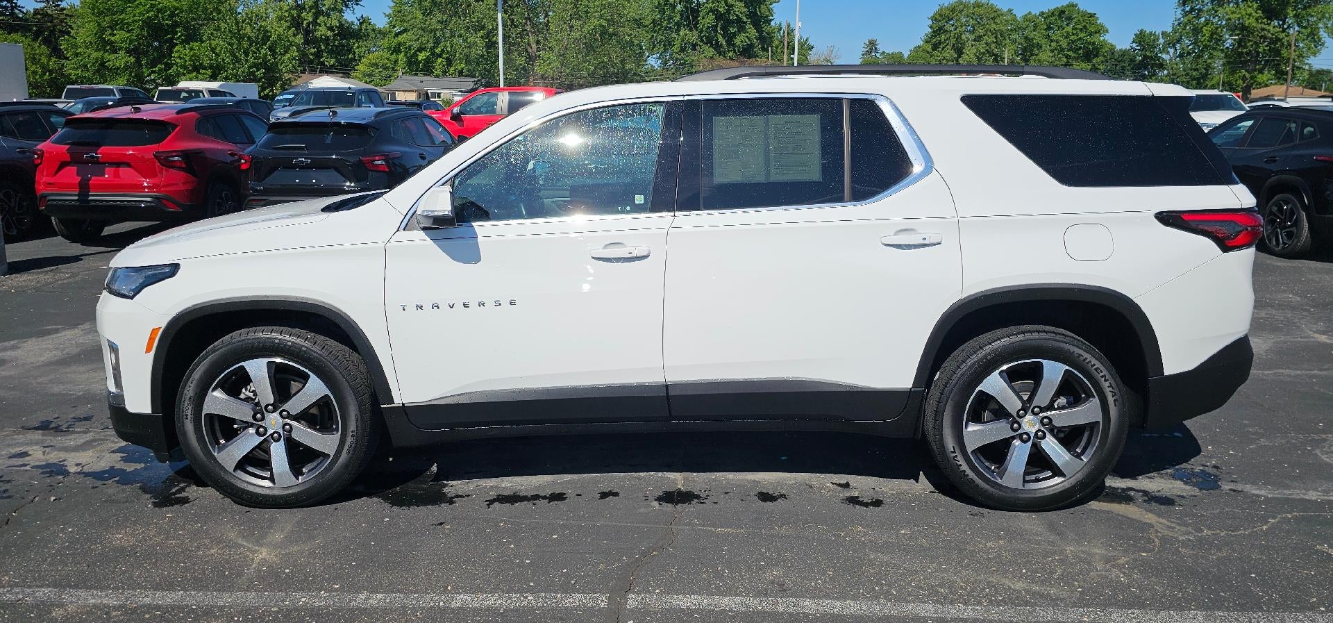 2023 Chevrolet Traverse LT Leather FWD