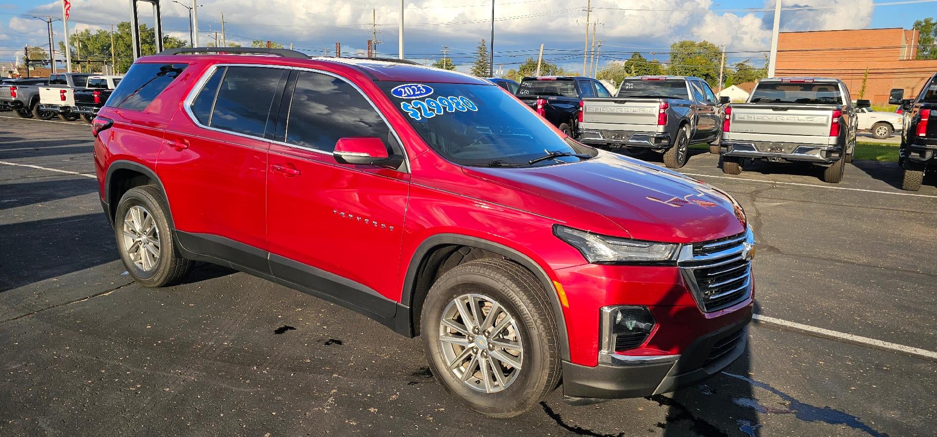 2023 Chevrolet Traverse LT Leather
