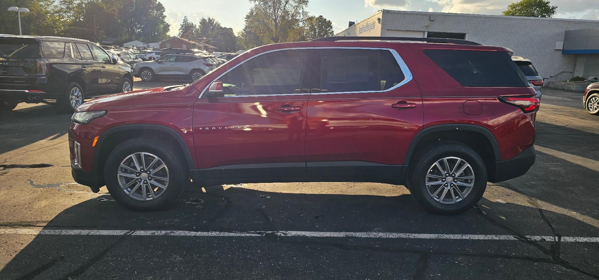 2023 Chevrolet Traverse LT Leather