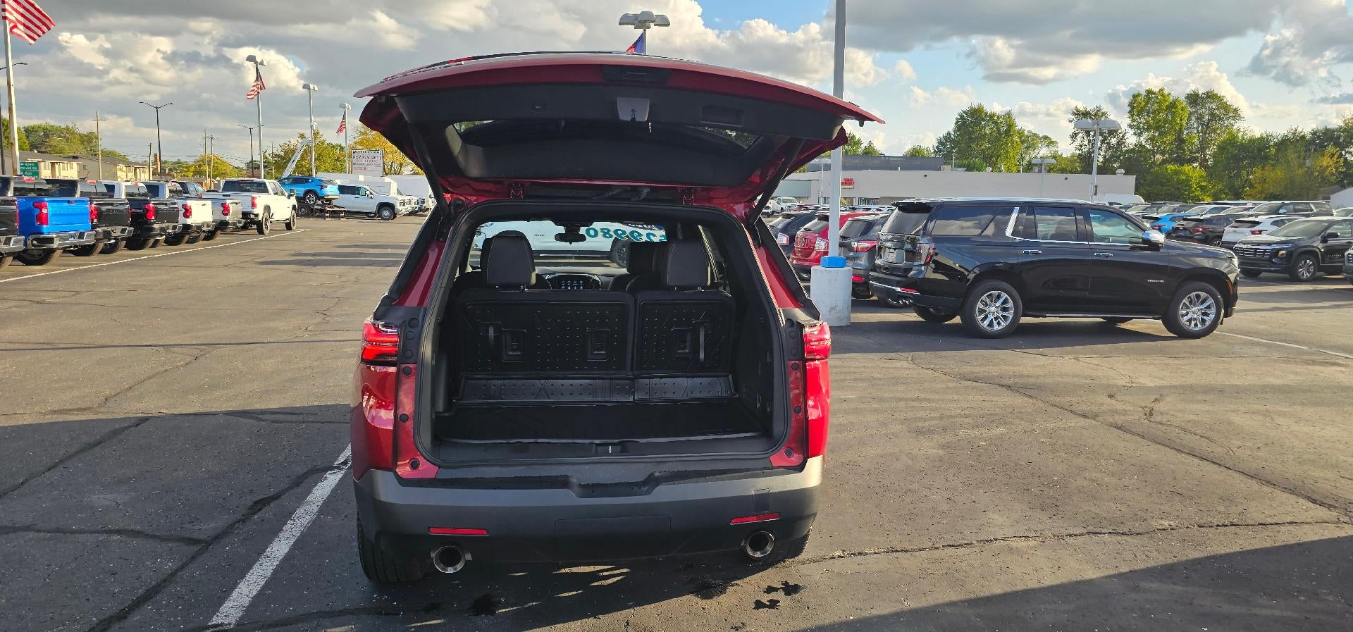 2023 Chevrolet Traverse LT Leather
