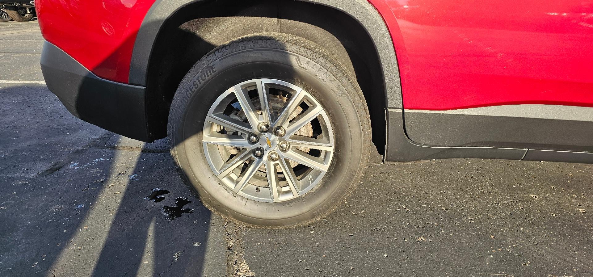 2023 Chevrolet Traverse LT Leather