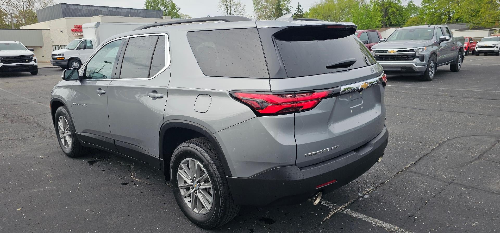 2023 Chevrolet Traverse LT Cloth AWD