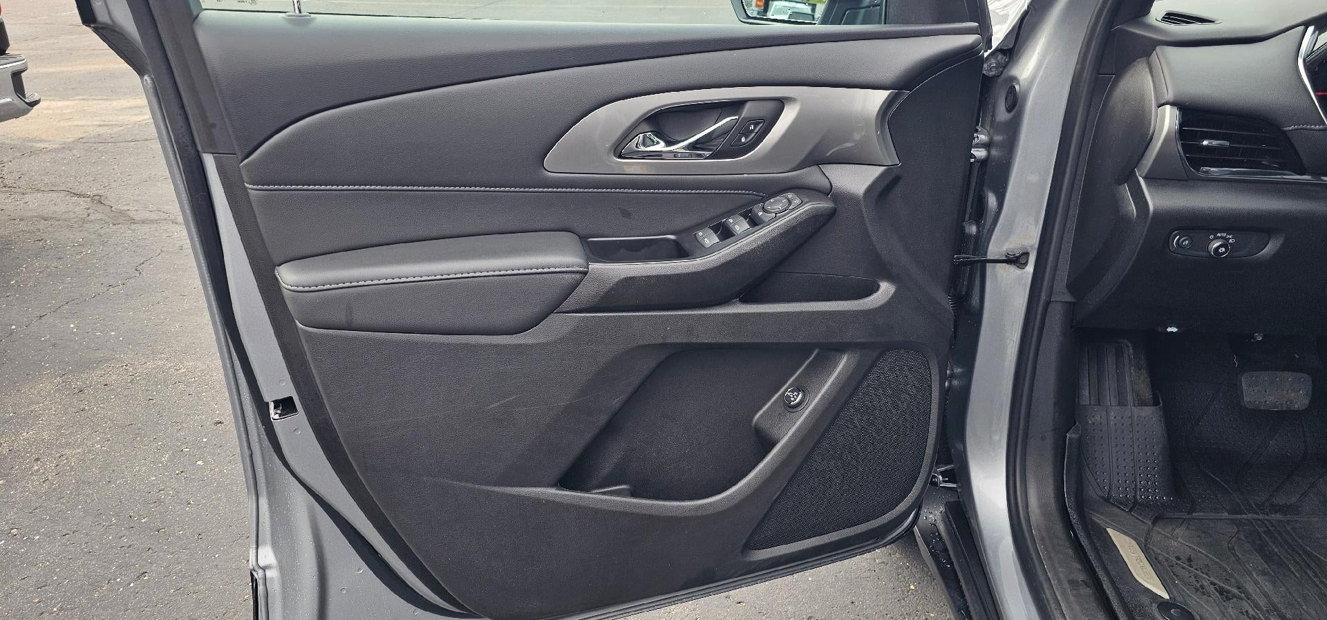 2023 Chevrolet Traverse LT Cloth AWD