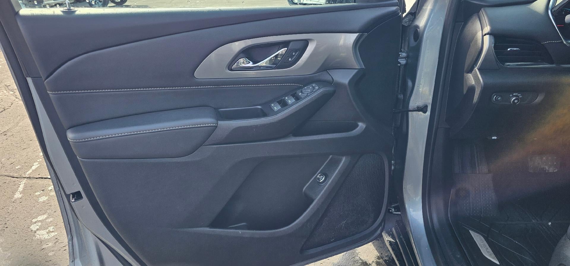 2023 Chevrolet Traverse LT Leather AWD