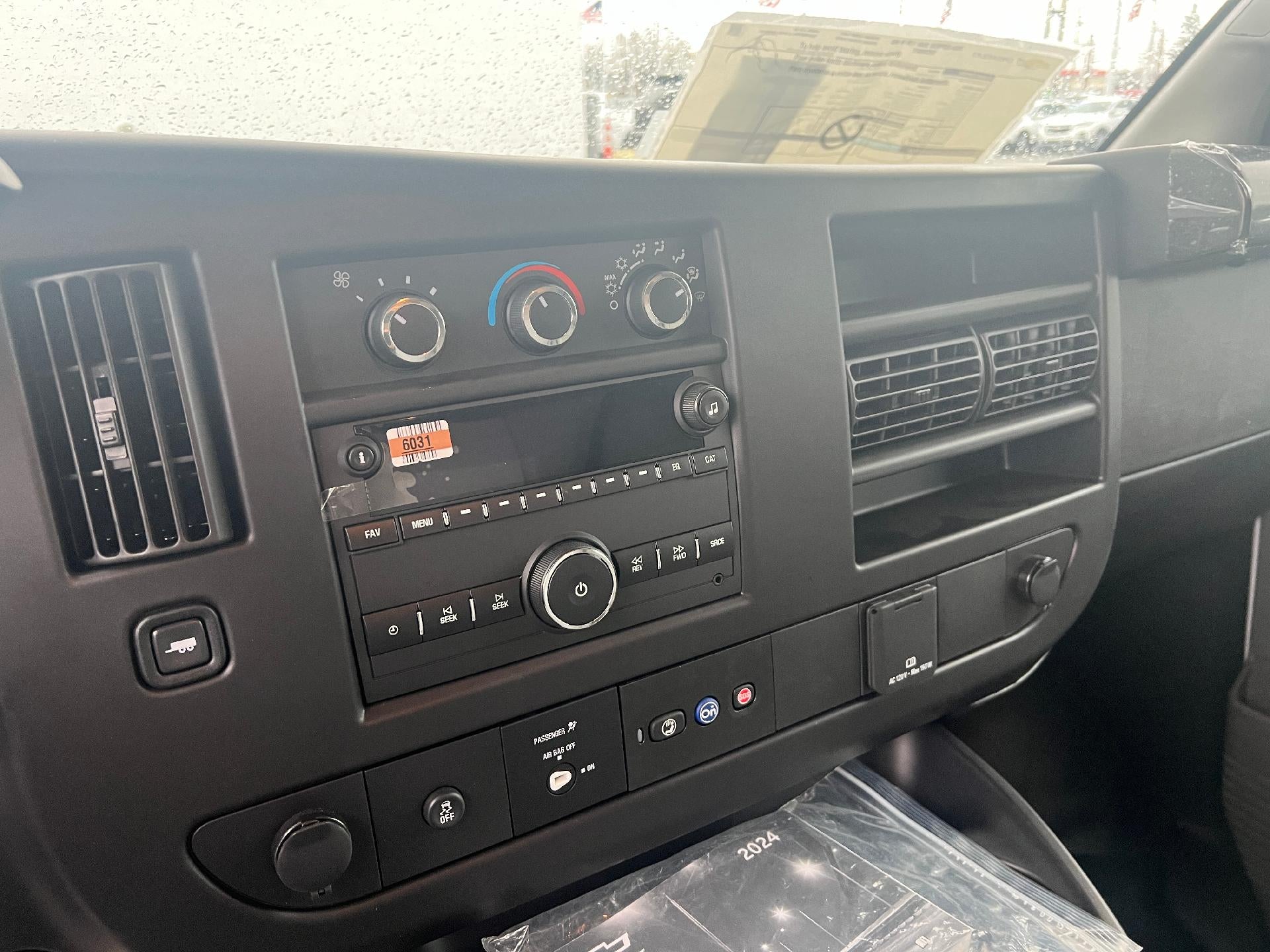 2024 Chevrolet Express Cutaway 3500 Base