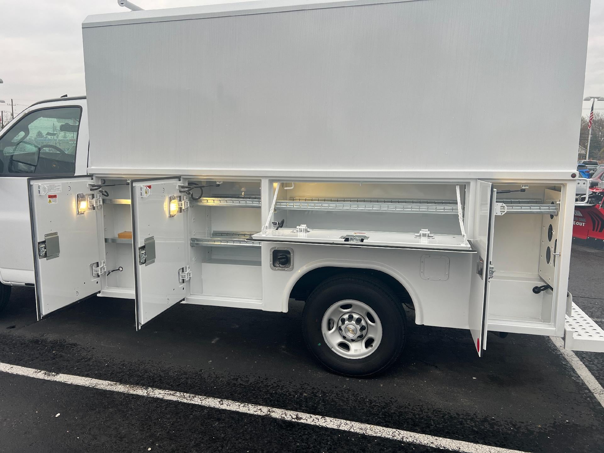 2024 Chevrolet Express Cutaway 3500 Base