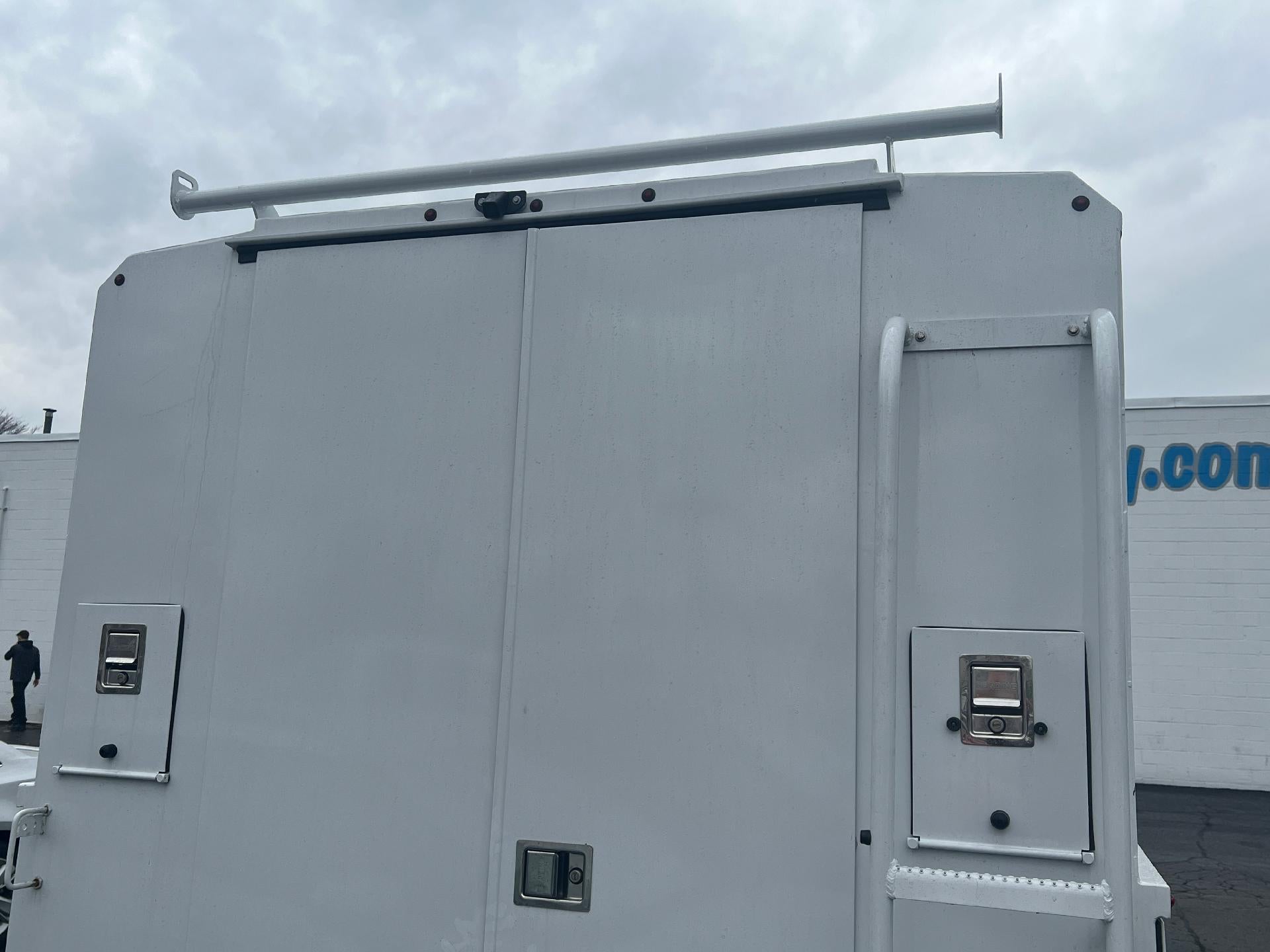 2024 Chevrolet Express Cutaway 3500 Base