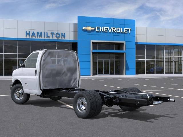 2025 Chevrolet Express Cutaway 3500 1WT RWD