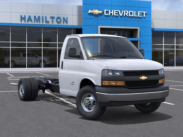 2025 Chevrolet Express Cutaway 3500 1WT RWD