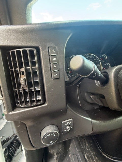 2026 Chevrolet Express Cutaway 3500 1WT RWD