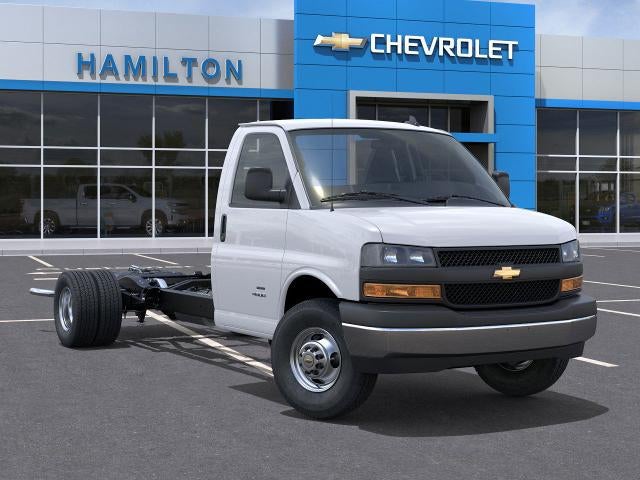 2025 Chevrolet Express Cutaway 3500 Base