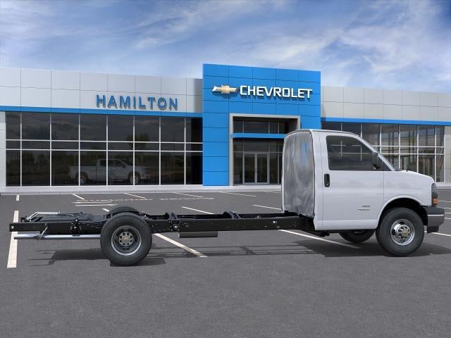 2026 Chevrolet Express Cutaway 3500 1WT RWD