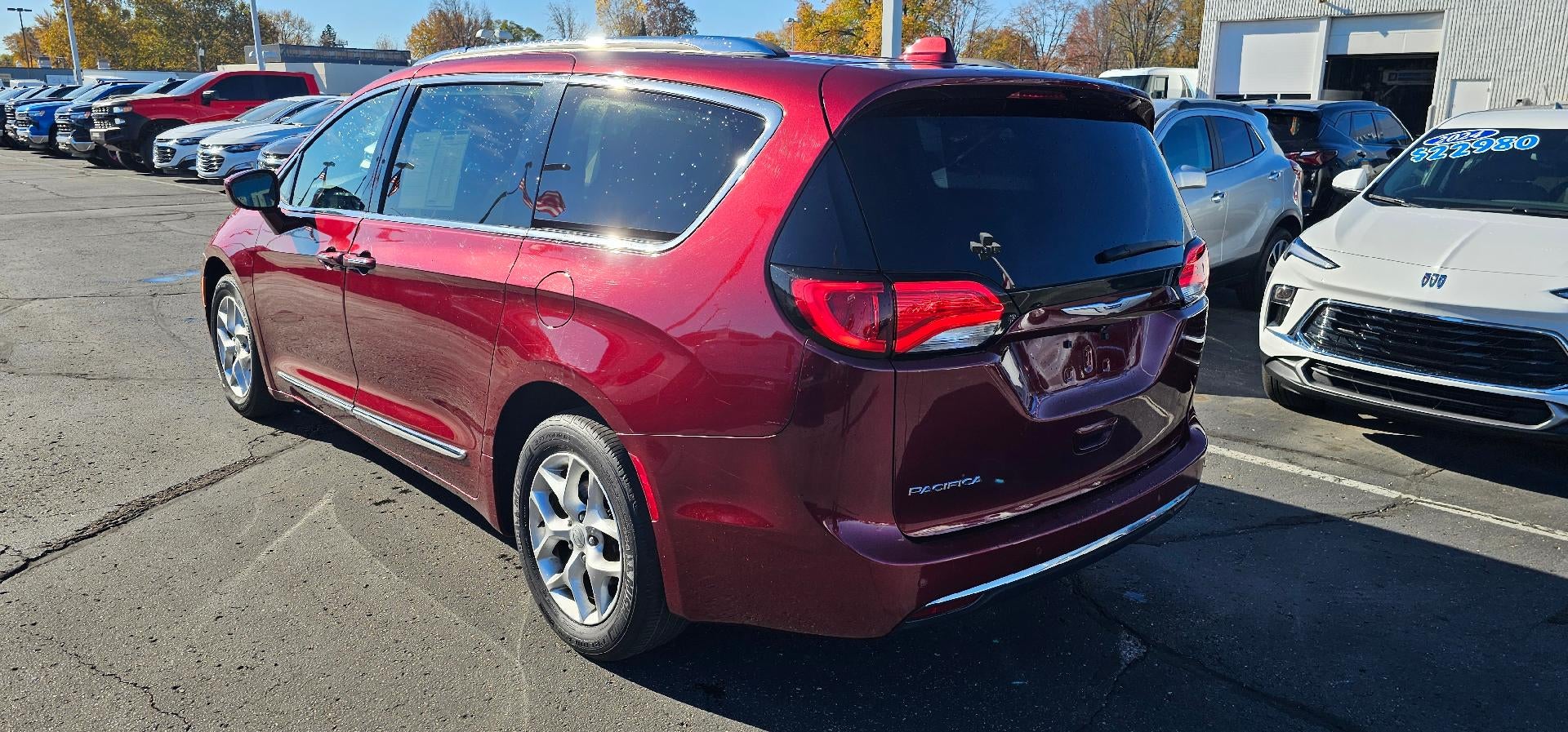 2017 Chrysler Pacifica Touring-L Plus