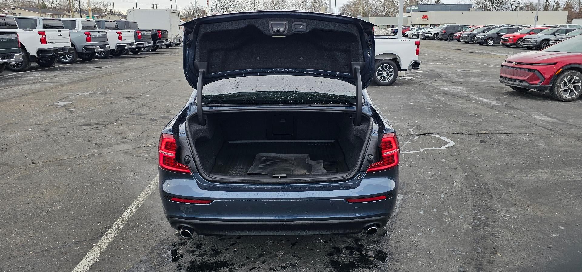 2021 Volvo S60 Momentum AWD