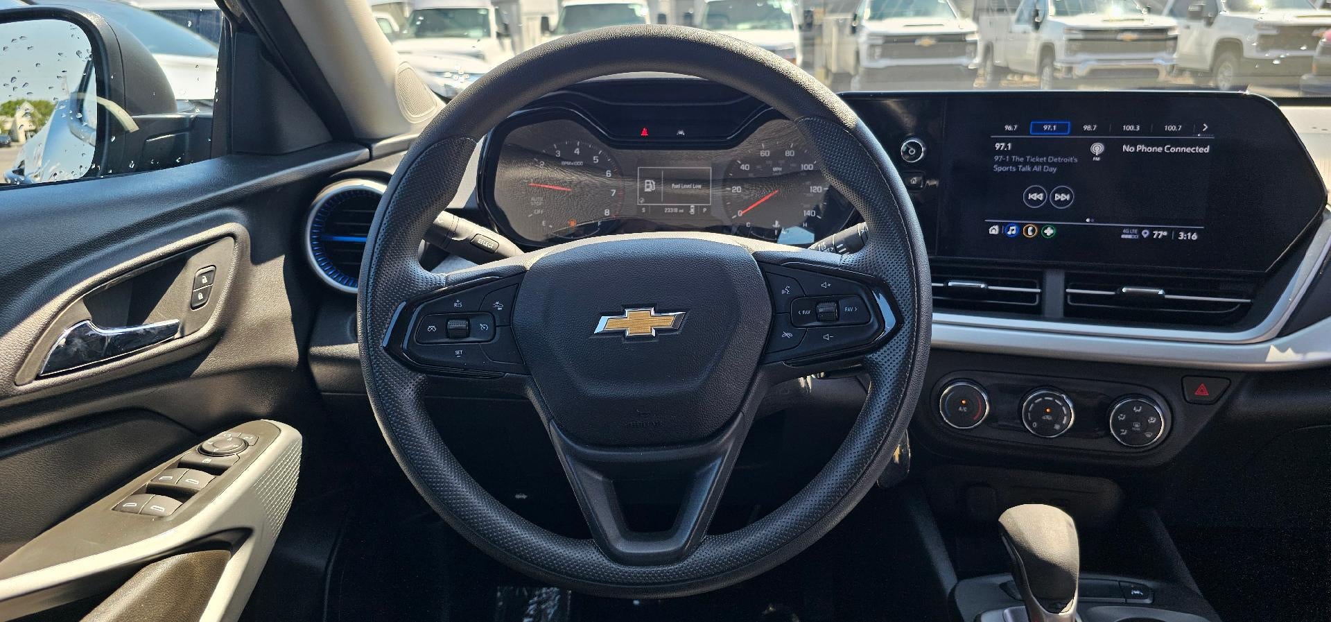 2025 Chevrolet Trax LS FWD