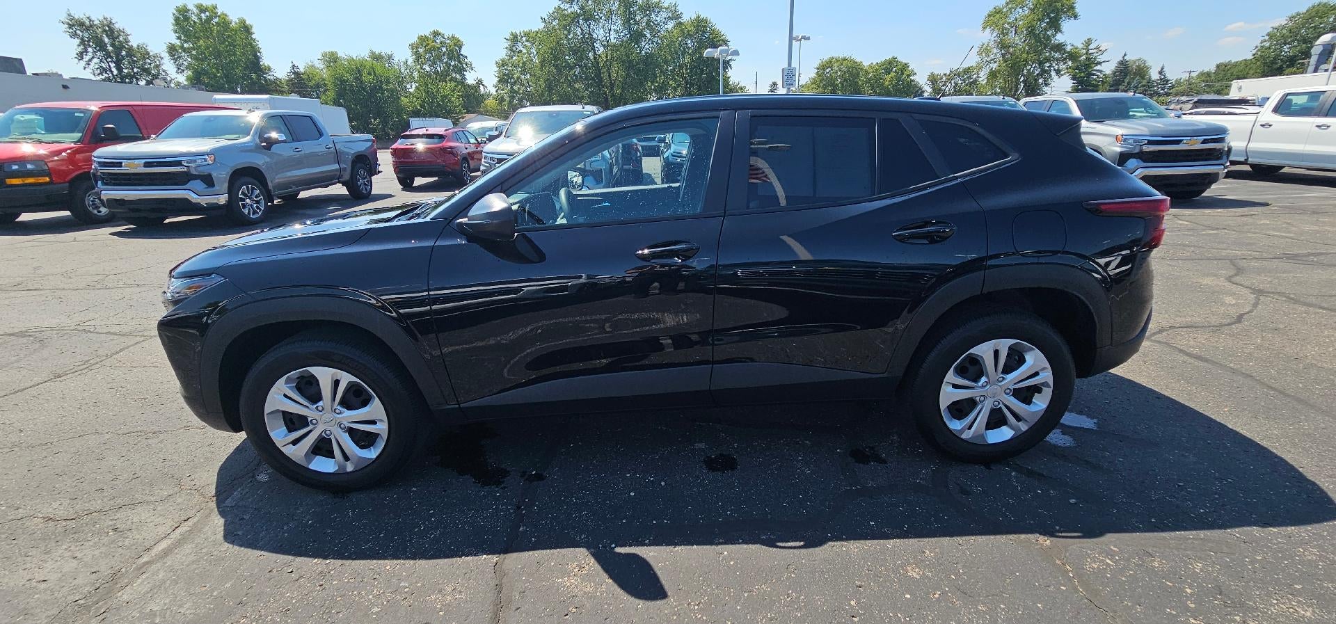 2025 Chevrolet Trax LS FWD