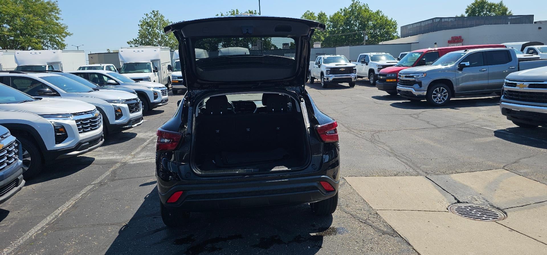 2025 Chevrolet Trax LS FWD