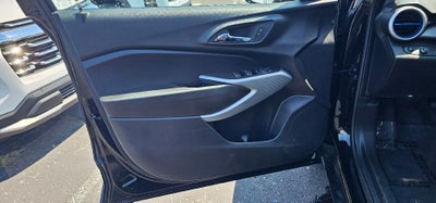 2025 Chevrolet Trax LS FWD