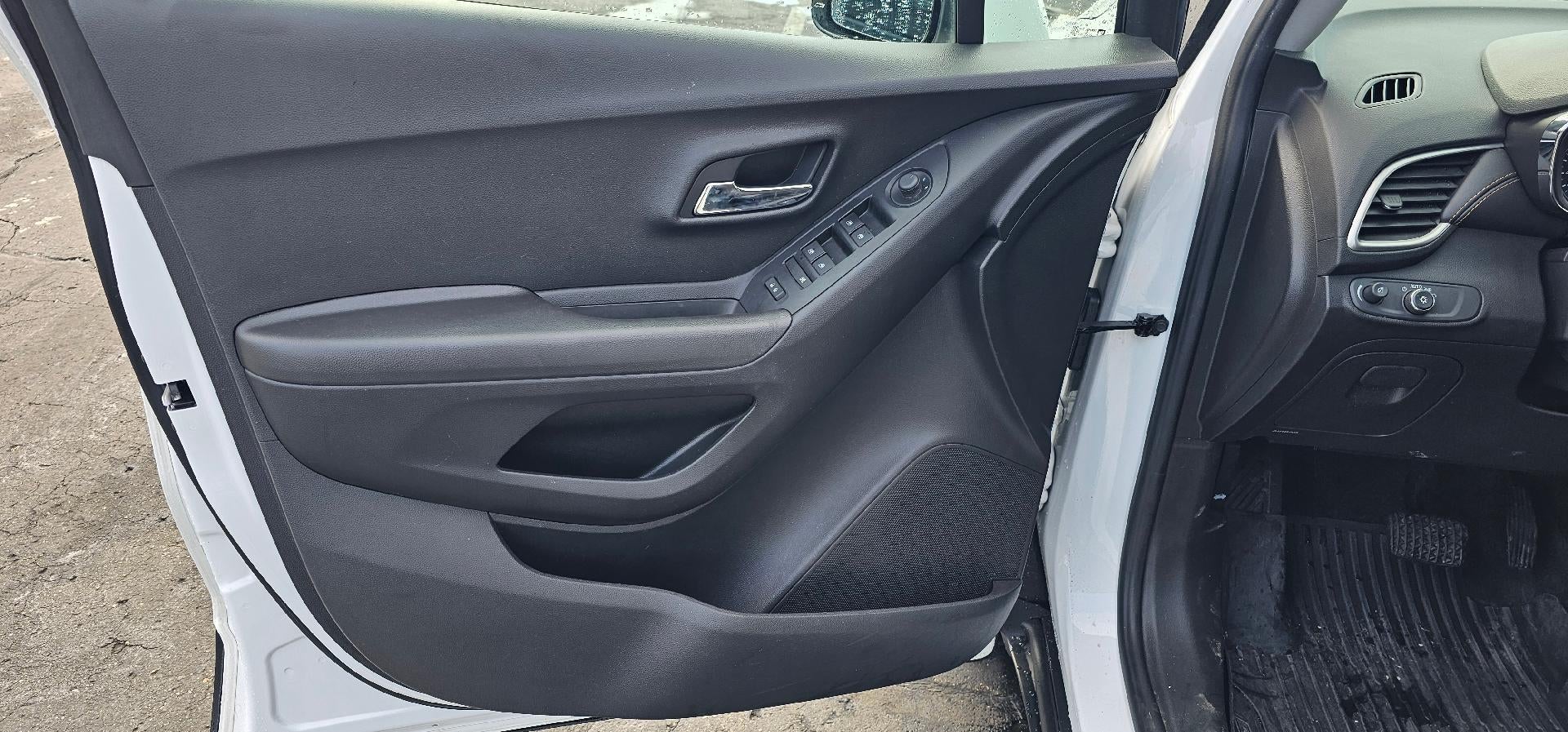 2020 Chevrolet Trax LS FWD